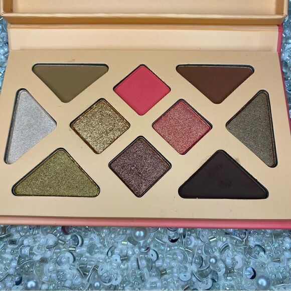 ATHR Beauty eyeshadow palette - Desert Sunset 🏜️ - Picture 2 of 4